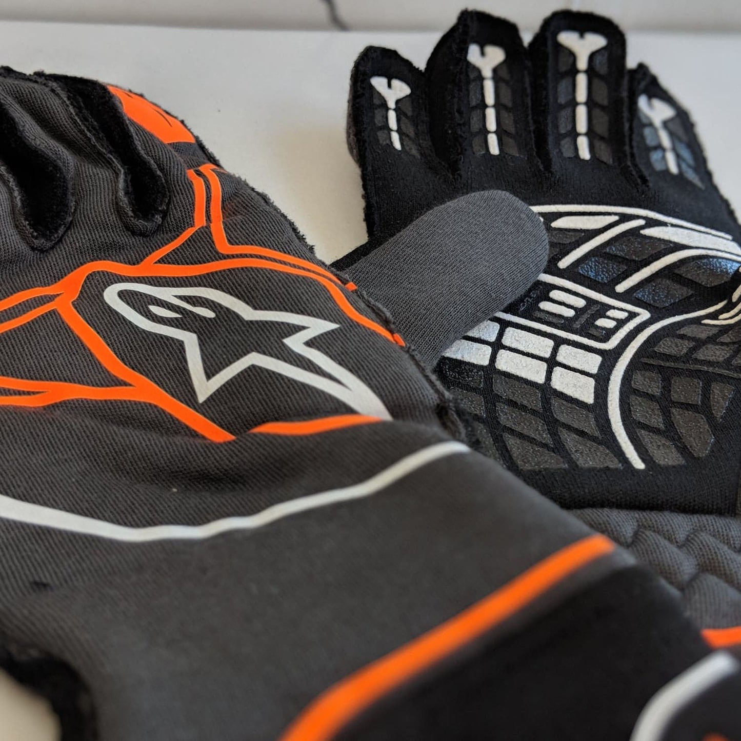Alpinestar Tech 1-ZX Stiching and Grip